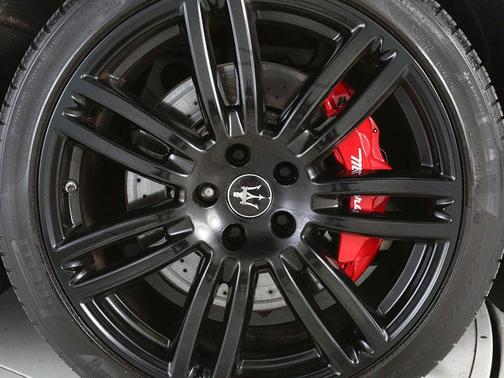 2023 Maserati Ghibli Modena Q4