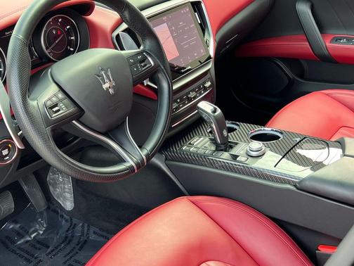 2023 Maserati Ghibli Modena Q4