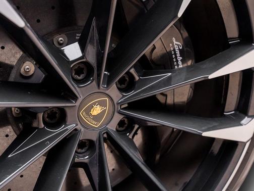 2021 Lamborghini Urus 