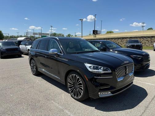 Infinite Black Metallic Clearcoat 2022 Lincoln Aviator Black Label AWD