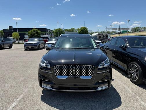 Infinite Black Metallic Clearcoat 2022 Lincoln Aviator Black Label AWD