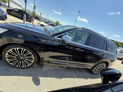 Infinite Black Metallic Clearcoat 2022 Lincoln Aviator Black Label AWD