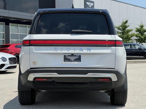 2023 Rivian R1S Adventure