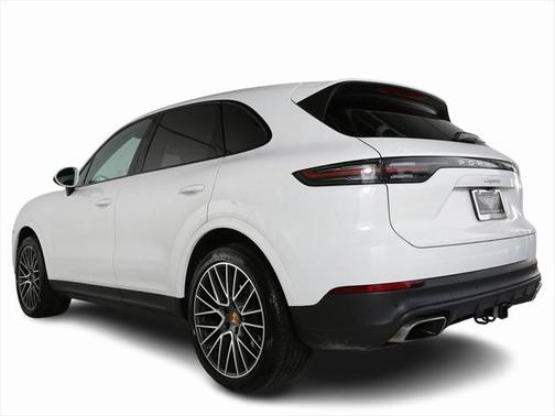 2022 Porsche Cayenne Base