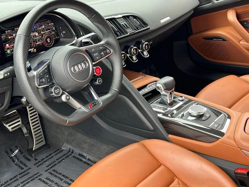 Daytona Gray Pearl Effect 2022 Audi R8 V10 performance quattro S tronic