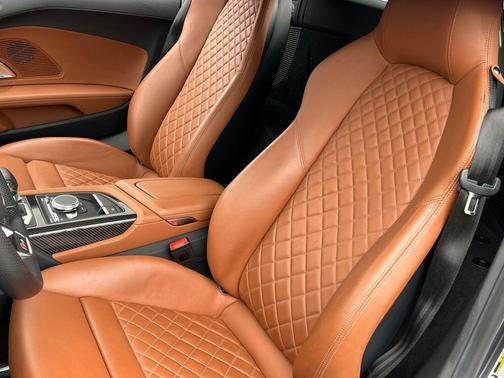 Daytona Gray Pearl Effect 2022 Audi R8 V10 performance quattro S tronic