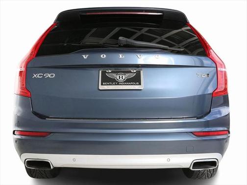 2019 Volvo XC90 T6 Momentum