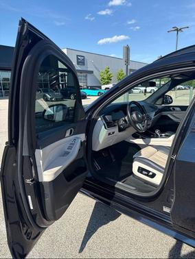 Carbon Black Metallic 2019 BMW X7 xDrive40i