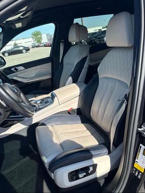 Carbon Black Metallic 2019 BMW X7 xDrive40i