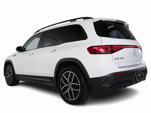 2022 Mercedes-Benz EQB 300 4MATIC