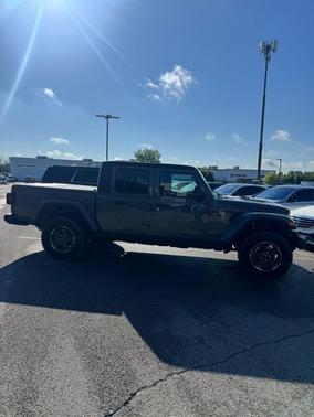 Sting-Gray Clearcoat 2022 Jeep Gladiator Rubicon