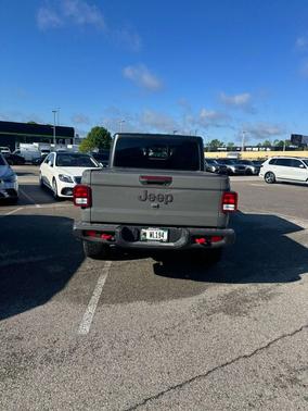 Sting-Gray Clearcoat 2022 Jeep Gladiator Rubicon