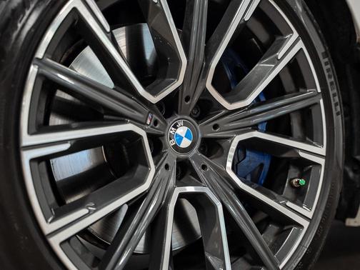 2022 BMW 750 i xDrive