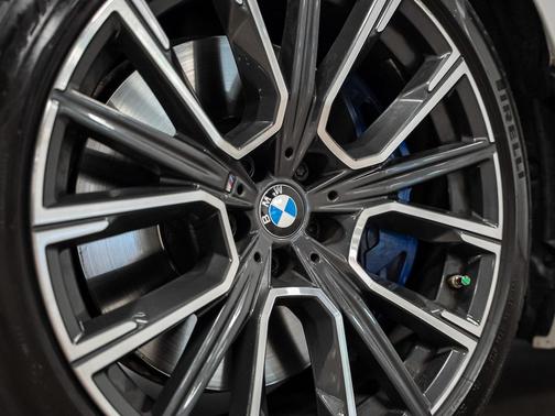 2022 BMW 750 i xDrive