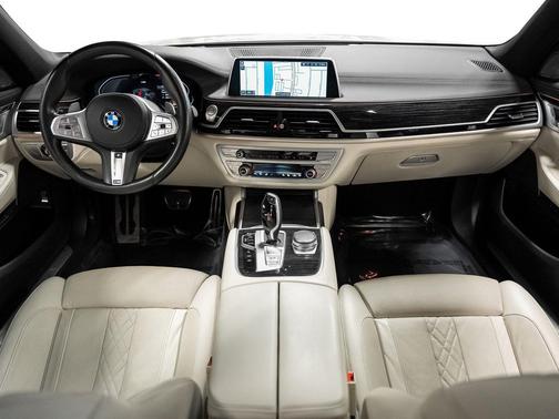 2022 BMW 750 i xDrive