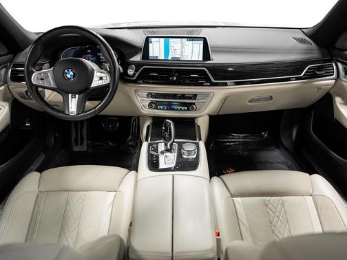 2022 BMW 750 i xDrive