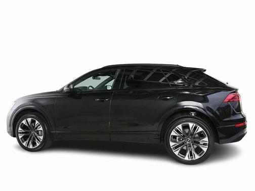 2025 Audi Q8 55 Premium