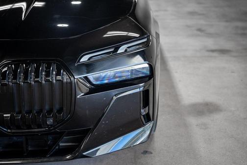 2023 BMW 740 i