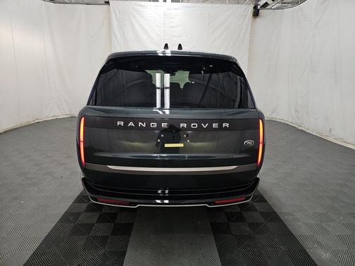 Green 2023 Land Rover Range Rover P400 SE