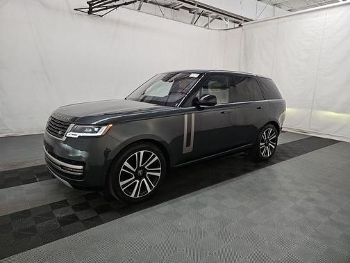 Green 2023 Land Rover Range Rover P400 SE