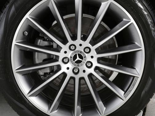 Polar White 2022 Mercedes-Benz GLE 450 4MATIC