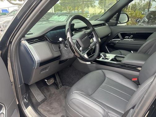 2024 Land Rover Range Rover P530 SE