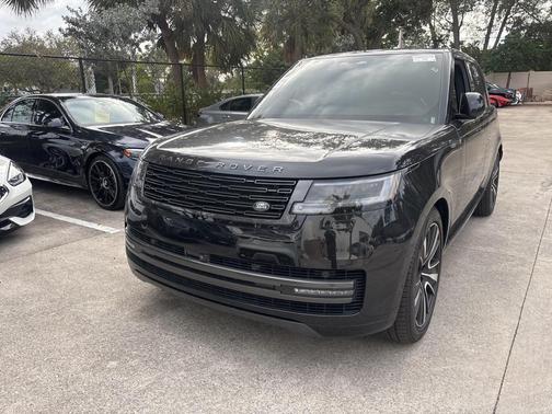 2024 Land Rover Range Rover P530 SE