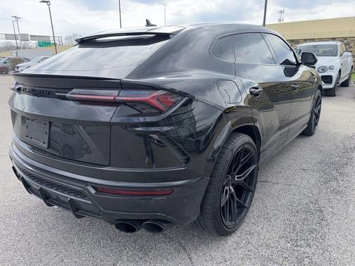 Black 2020 Lamborghini Urus Base
