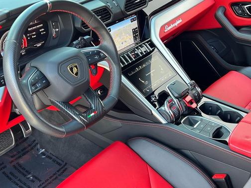 Black 2020 Lamborghini Urus Base