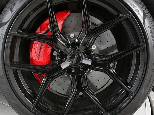 Black 2020 Lamborghini Urus Base