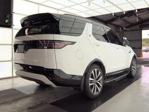 2024 Land Rover Discovery P300 Dynamic SE