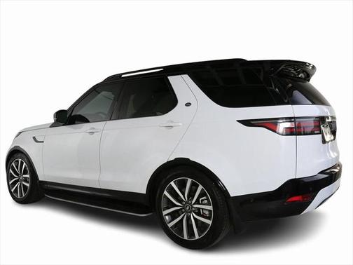 2024 Land Rover Discovery P300 Dynamic SE