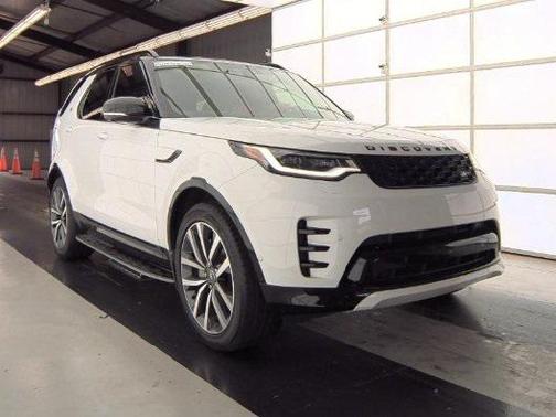 2024 Land Rover Discovery P300 Dynamic SE