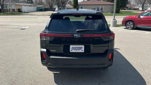 Crystal Black Silica 2026 Subaru Outback Limited XT