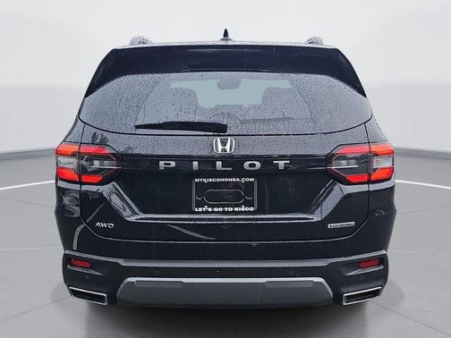 Crystal Black Pearl 2026 Honda Pilot Touring