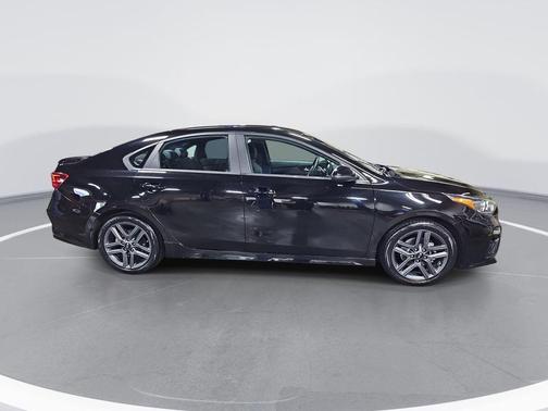 Aurora Black Pearl 2021 Kia Forte GT-Line