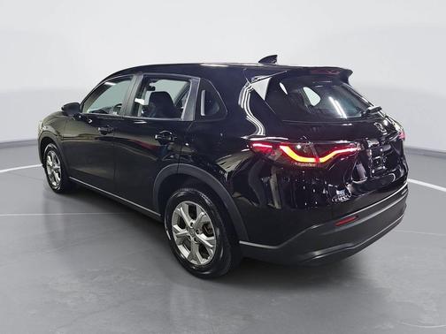 Crystal Black Pearl 2024 Honda HR-V LX