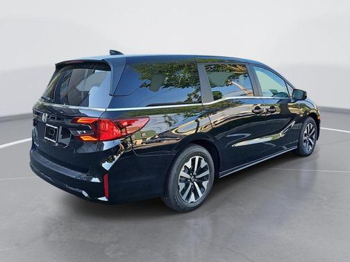 Crystal Black Pearl 2026 Honda Odyssey EX-L