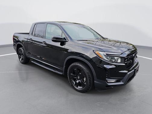 Black 2024 Honda Ridgeline Black Edition