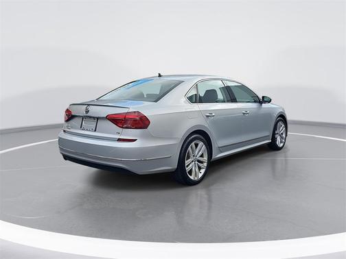 2018 Volkswagen Passat 2.0T SEL Premium