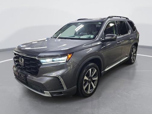 Modern Steel Metallic 2023 Honda Pilot Elite