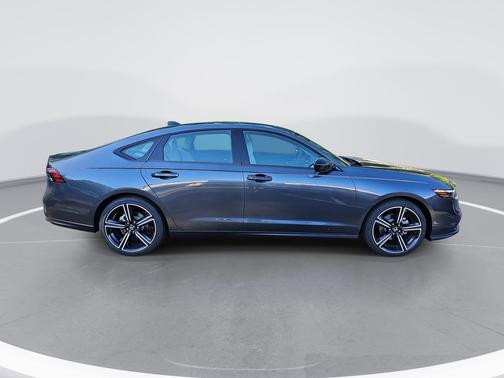 Meteorite Gray Metallic 2026 Honda Accord SE
