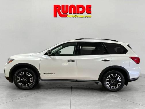 White 2020 Nissan Pathfinder SV