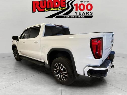 White 2023 GMC Sierra 1500 AT4