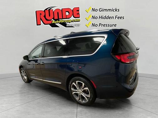 Blue 2022 Chrysler Pacifica Pinnacle