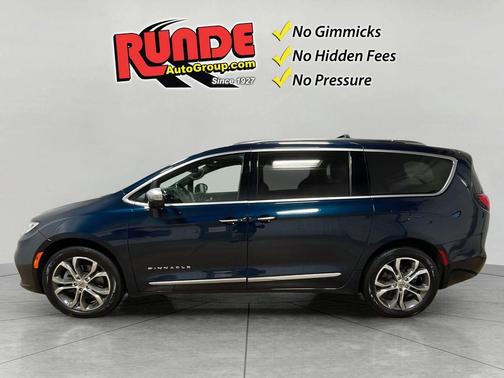 Blue 2022 Chrysler Pacifica Pinnacle