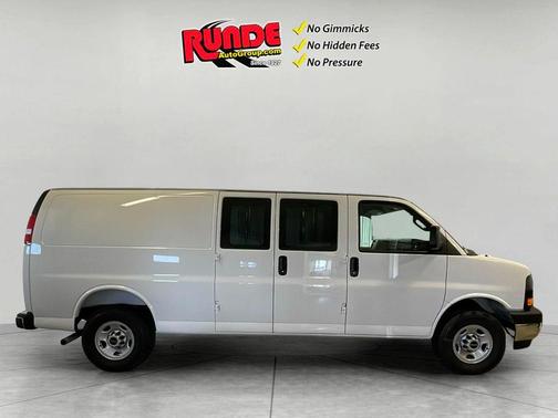 2025 GMC Savana 3500 Work Van