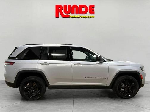 2024 Jeep Grand Cherokee Laredo