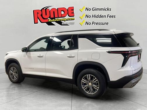 White 2024 Chevrolet Traverse LT