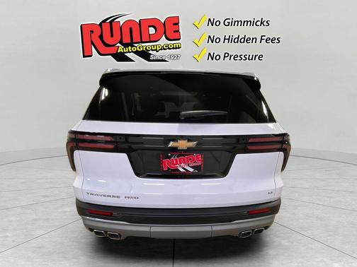 White 2024 Chevrolet Traverse LT